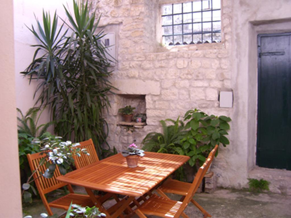 Dobra Apartments Trogir Exteriör bild