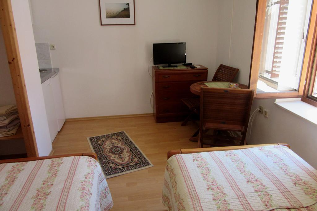 Dobra Apartments Trogir Exteriör bild